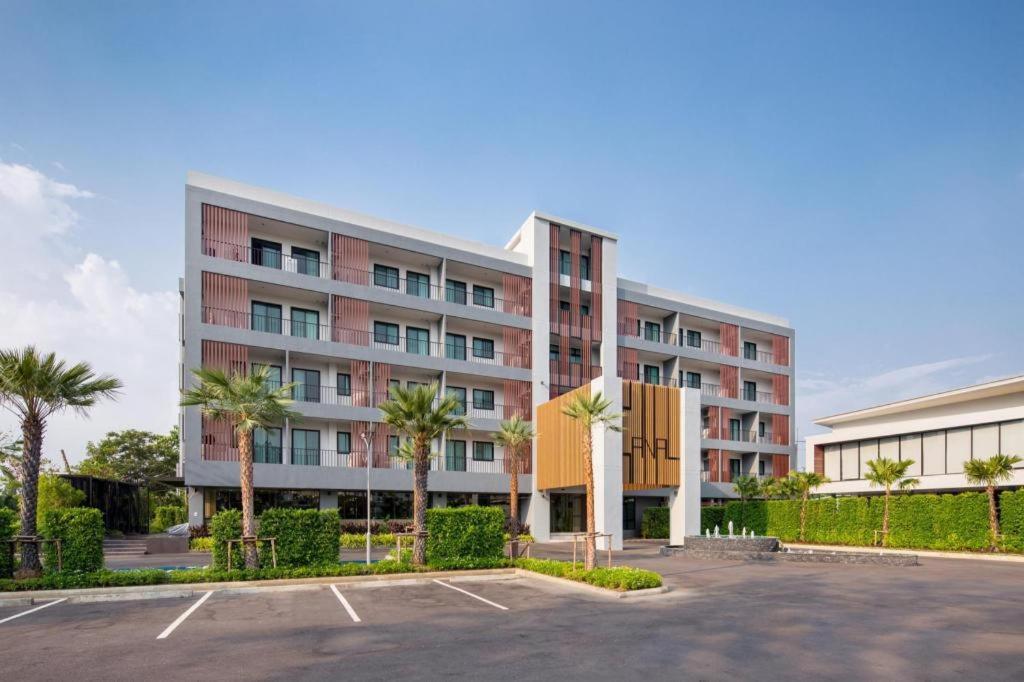 The Canal 304 Si Maha Phot Exterior foto